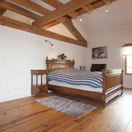 In Dordogne With Accessible Terrace 度假居 Roussines