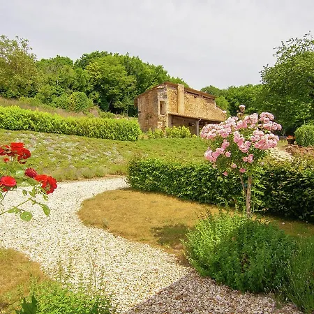 度假居 In Dordogne With Accessible Terrace Roussines