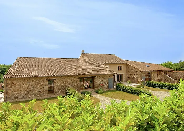 In Dordogne With Accessible Terrace Сasa de vacaciones