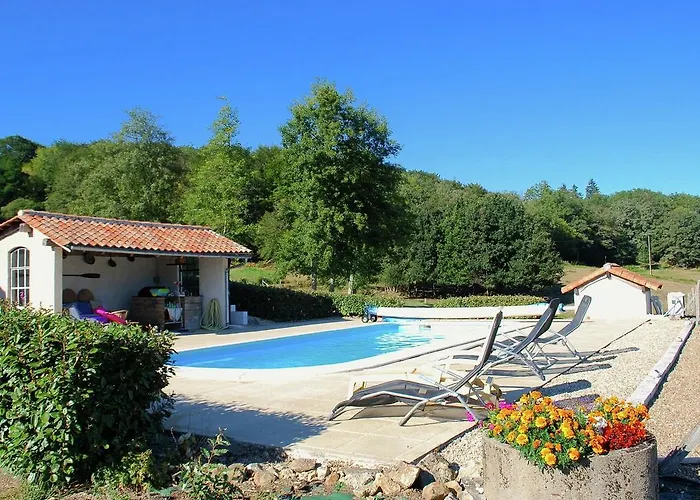 Сasa de vacaciones In Dordogne With Accessible Terrace *