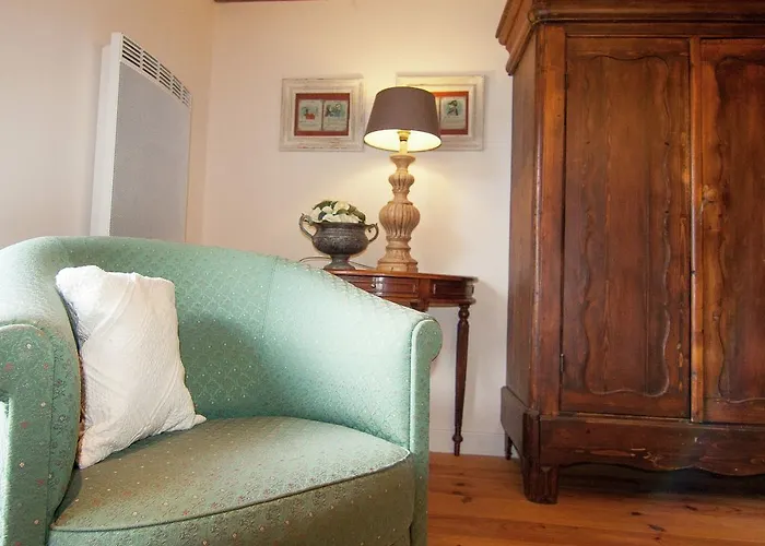 Сasa de vacaciones In Dordogne With Accessible Terrace Roussines