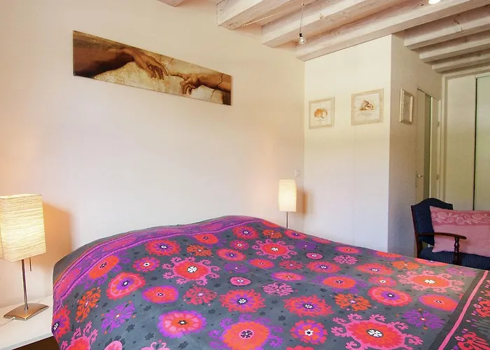 In Dordogne With Accessible Terrace Сasa de vacaciones *