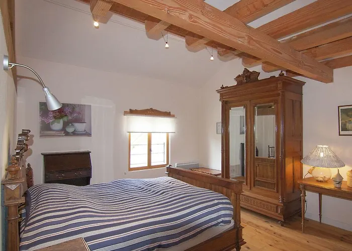 Сasa de vacaciones In Dordogne With Accessible Terrace Roussines