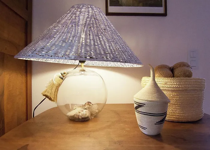 Сasa de vacaciones In Dordogne With Accessible Terrace Roussines